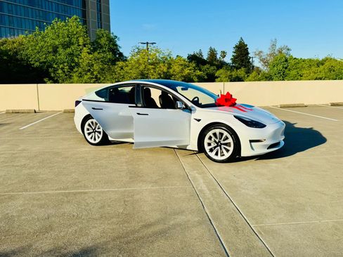 Used 2021 Tesla Model 3 Standard Range Plus RWD image 33