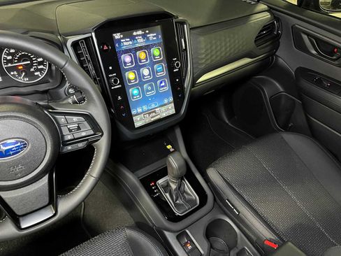 Used 2025 Subaru Forester Premium image 32