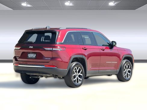 Used 2024 Jeep Grand Cherokee Limited AWD/4WD image 8