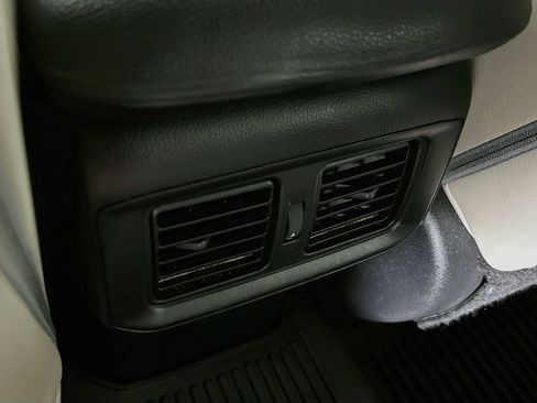 Used 2021 Toyota RAV4 XLE FWD image 27