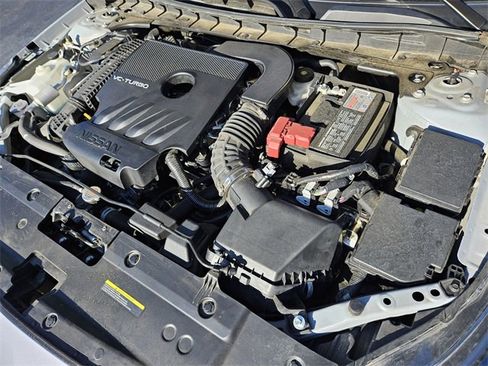 Used 2024 Nissan Altima 2.0 SR image 18