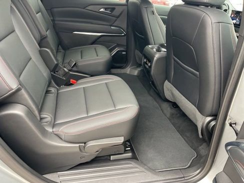 Used 2025 Chevrolet Traverse Z71 w/ Enhanced Driving Package image 34