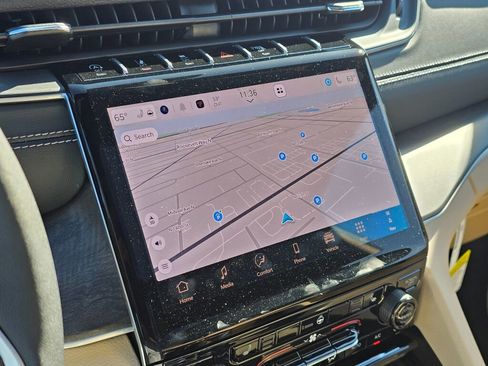 New 2025 Jeep Grand Cherokee Limited image 19