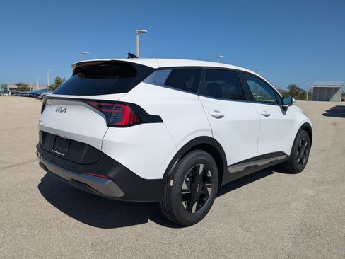 New 2026 Kia Sportage LX FWD image 5