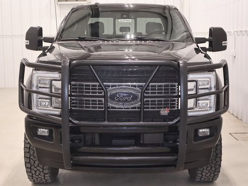 Used 2017 Ford F250 Platinum w/ Platinum Ultimate Package image 4