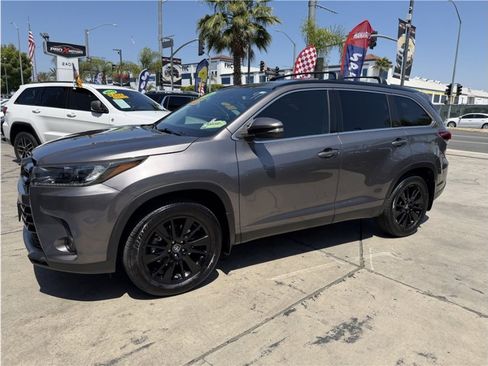 Used 2019 Toyota Highlander SE FWD image 52