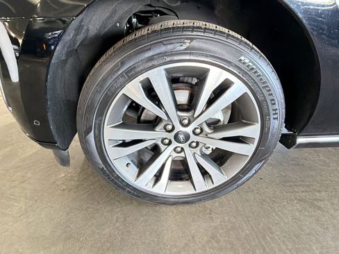 Used 2020 Ford Expedition Platinum image 11