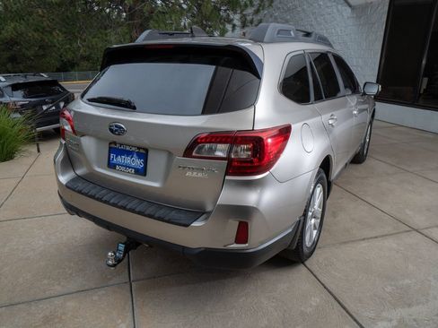 Used 2017 Subaru Outback 2.5i Premium AWD/4WD image 6