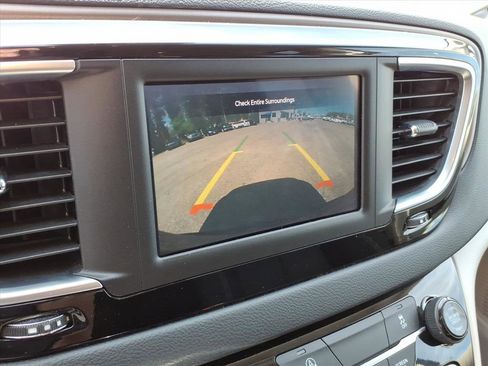 Used 2023 Chrysler Voyager LX FWD image 29