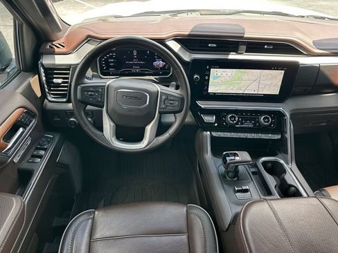 Used 2023 GMC Sierra 1500 Denali w/ Denali Reserve Package AWD/4WD image 16