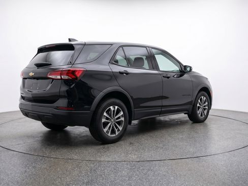 Used 2025 Chevrolet Equinox LT FWD image 9