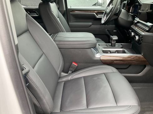 Certified 2025 GMC Sierra 1500 Elevation w/ Elevation Premium Package image 12