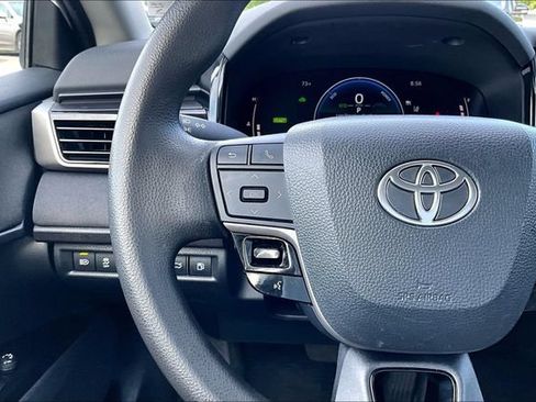 Used 2025 Toyota Camry LE FWD image 11
