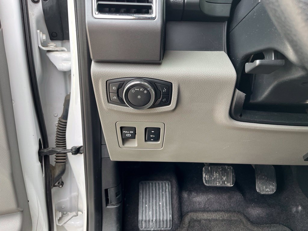 Used 2015 Ford F150 XLT w/ Equipment Group 302A Luxury RWD image 17