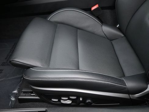 Used 2025 Porsche 911 Carrera image 7