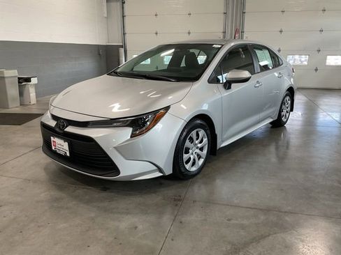 Used 2023 Toyota Corolla LE FWD image 3