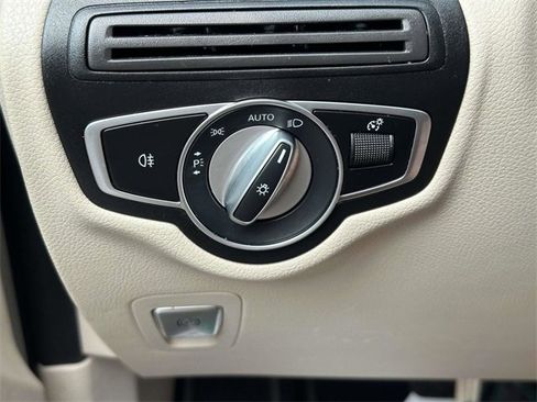 Certified 2022 Mercedes-Benz GLC 300 4MATIC image 20