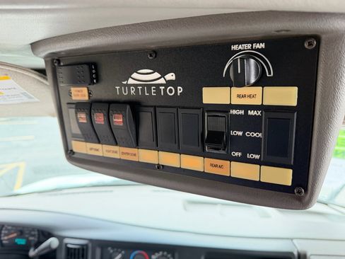 Used 2007 Chevrolet Express 3500 image 18