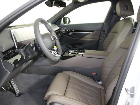 New 2026 BMW 530i xDrive w/ M Sport Package image 25