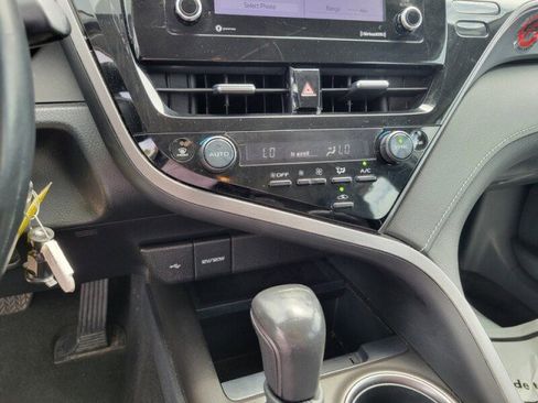 Used 2023 Toyota Camry SE FWD image 16