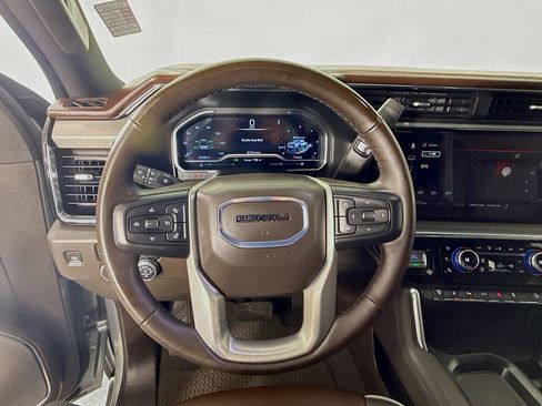 Used 2024 GMC Sierra 2500 Denali w/ Denali Reserve Package image 11
