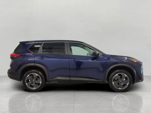 Used 2025 Nissan Rogue SV image 12