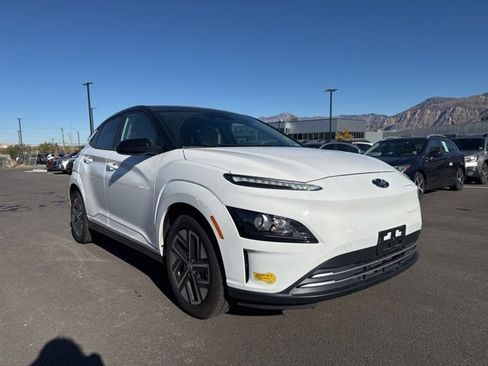 Used 2022 Hyundai Kona SEL image 1