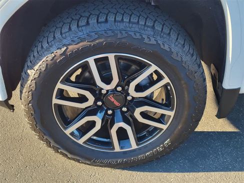 Used 2020 GMC Sierra 1500 AT4 w/ Technology Package image 9