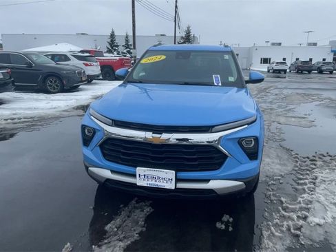 Certified 2024 Chevrolet TrailBlazer LT w/ LT Cold Weather Package image 3