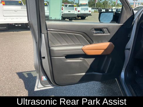 Used 2023 GMC Canyon AT4 w/ AT4 Premium Package image 11