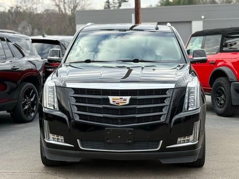 Used 2019 Cadillac Escalade Premium Luxury image 37