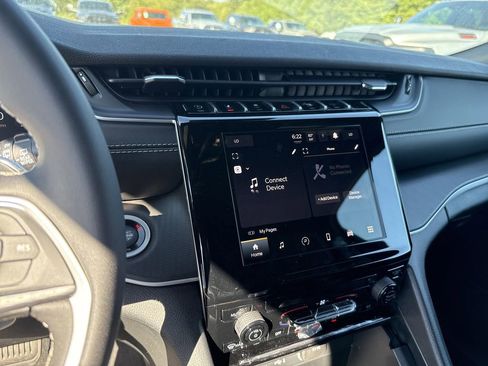 New 2025 Jeep Grand Cherokee L Laredo w/ Trailer Tow Package image 28