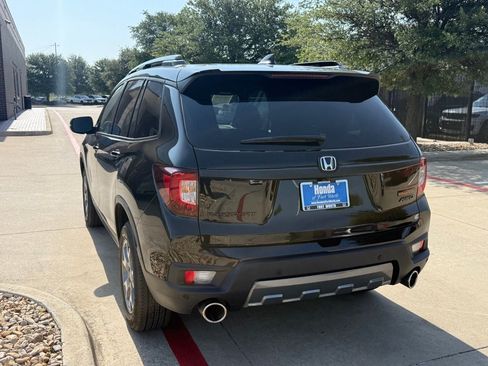 Used 2023 Honda Passport TrailSport image 3