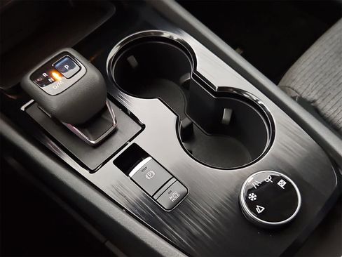 Used 2021 Nissan Rogue SV image 32