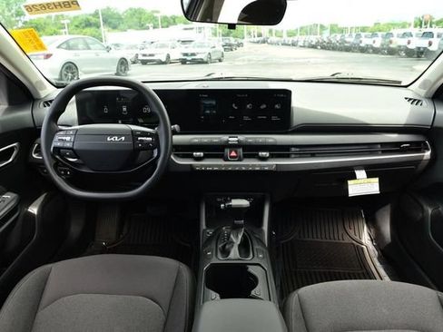 Used 2025 Kia K4 FWD image 7