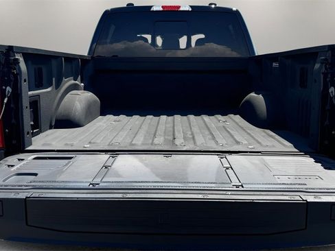 Used 2022 Ford F150 Platinum w/ Trailer Tow Package image 30