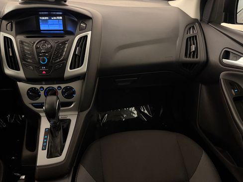 Used 2014 Ford Focus SE FWD image 25