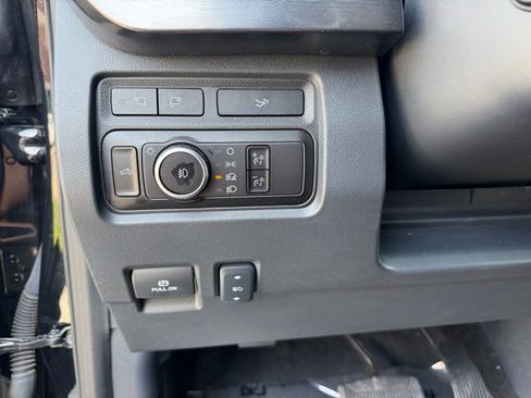 Used 2023 Ford F250 Lariat w/ Sport Appearance Package image 14