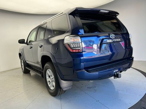 Used 2017 Toyota 4Runner SR5 Premium image 4