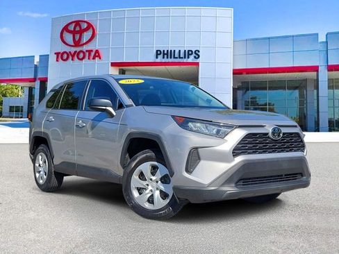 Used 2022 Toyota RAV4 LE image 1