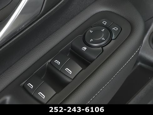 Used 2024 GMC Terrain SLT w/ Infotainment Package II AWD/4WD image 26