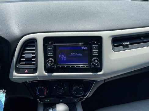 Used 2019 Honda HR-V LX image 18