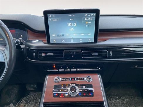 Used 2022 Lincoln Aviator Reserve w/ Equipment Group 201A image 11