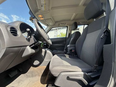 Used 2016 Jeep Patriot Latitude FWD image 8