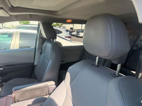Certified 2023 Toyota Sienna XLE FWD image 10