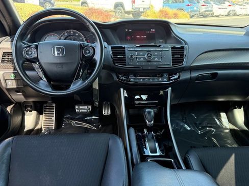 Used 2017 Honda Accord Sport image 29
