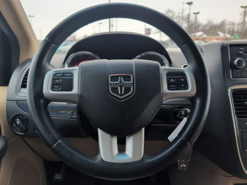 Used 2015 Dodge Grand Caravan SXT w/ UConnect Hands-Free Group image 11