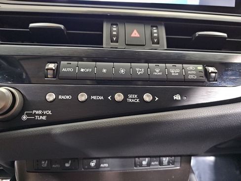 Used 2023 Lexus ES 250 w/ Premium Package AWD/4WD image 23