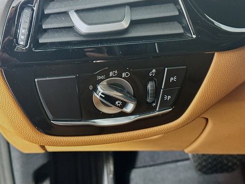 Used 2023 BMW 530i w/ Premium Package image 17