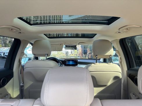 Used 2022 Mercedes-Benz GLC 300 w/ Premium Package Lite image 18